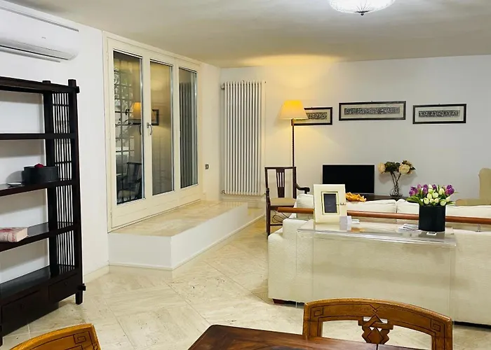 Casa Fiorita Appia Antica Apartment